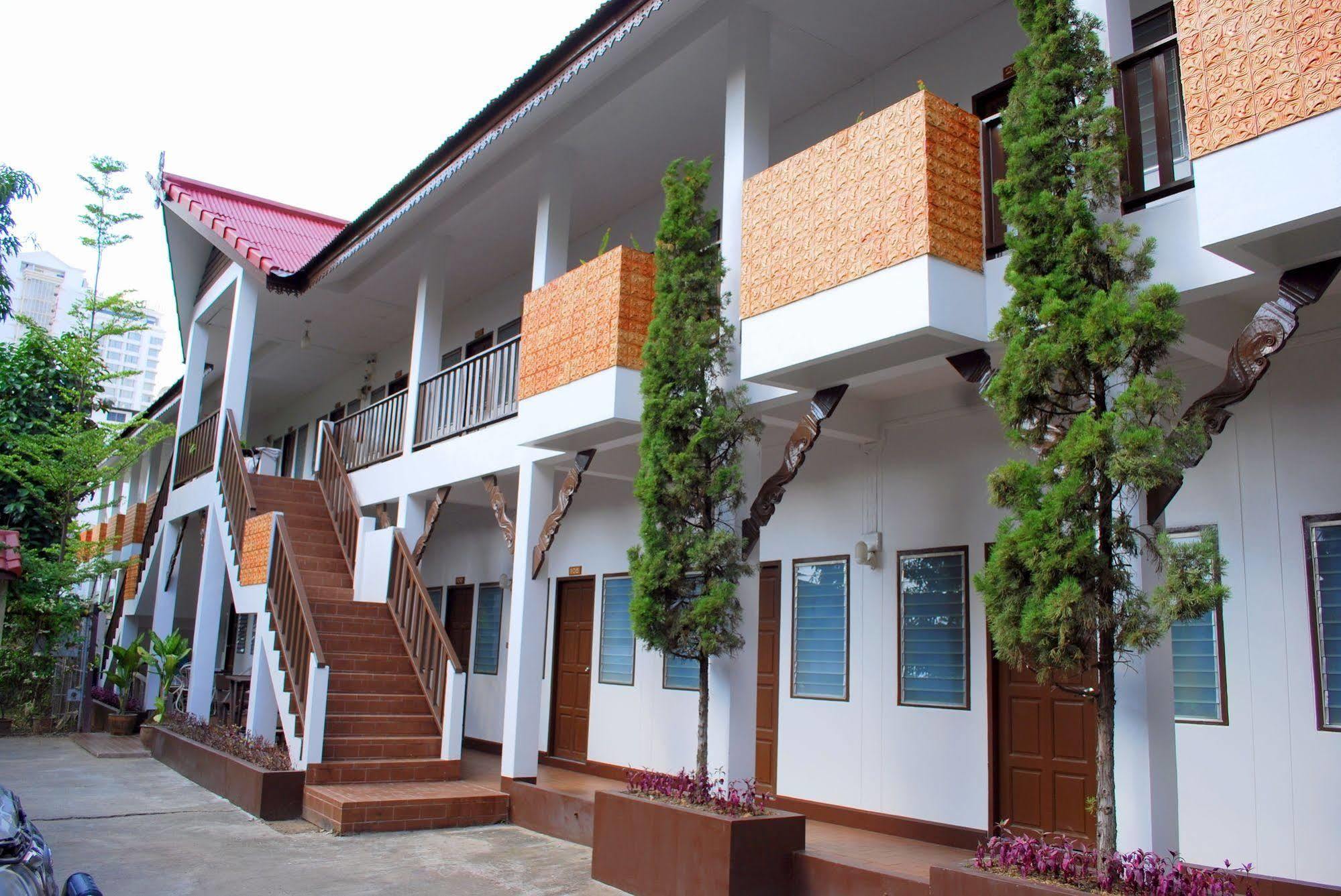 Lanna Thai Guesthouse Chiang Mai Bagian luar foto